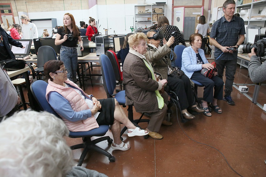 Estudiantes de Bellas Artes de la UPV desarrollan un proyecto intergeneracional y de creación común con mayores de IMQ Igurco Unbe